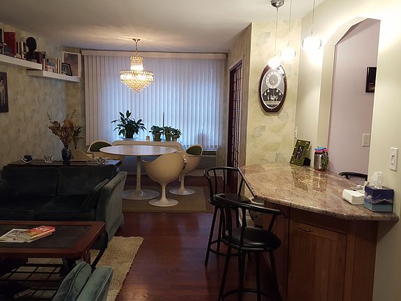3rd image of 50 Fort Pl APT A1g