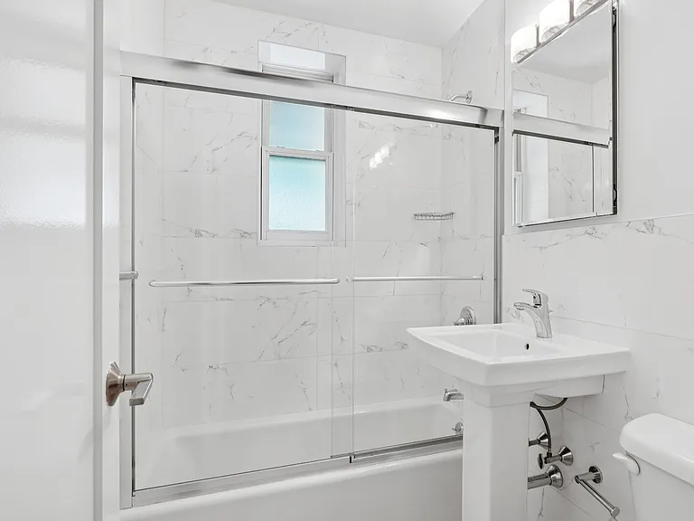 1135 Pelham Pkwy N #6E — Photo 6