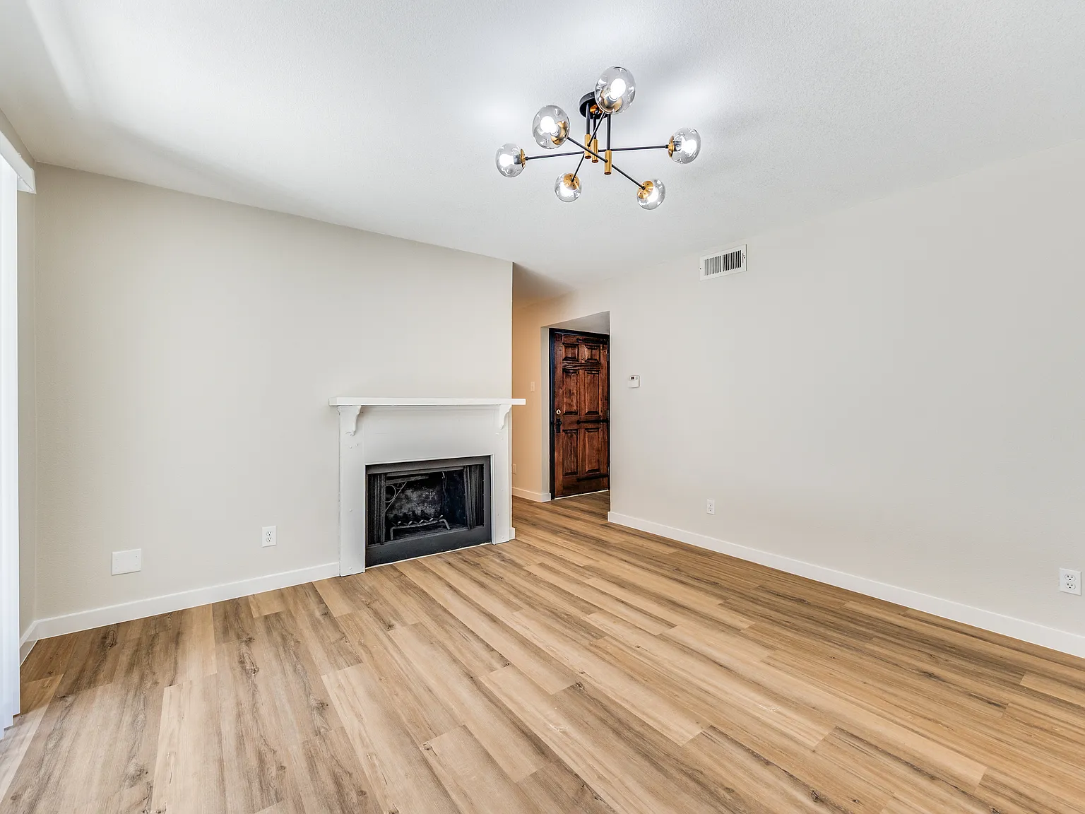 1 bed, 794 sqft, $1,510 — Photo 2