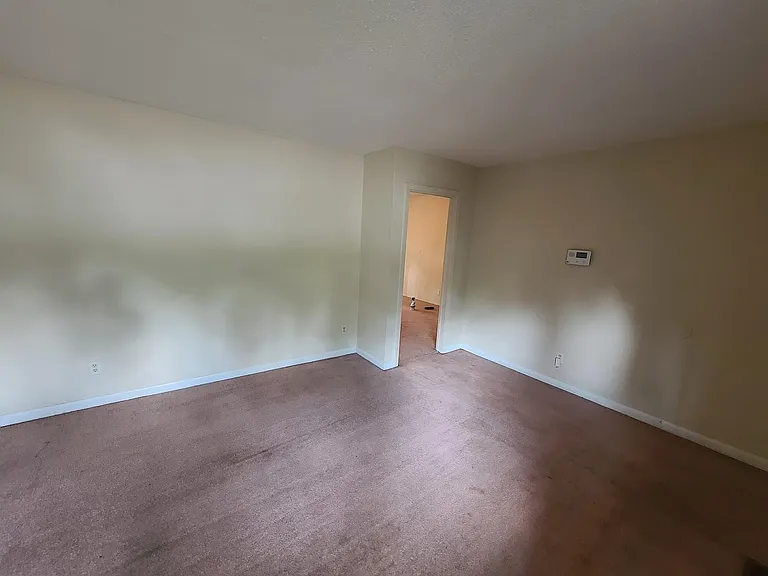 612 Platinum St — Photo 11