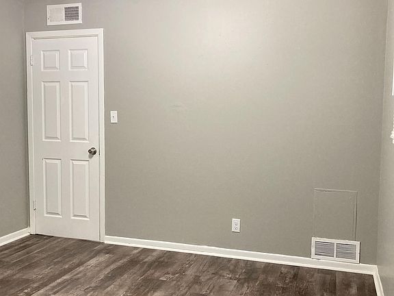 2nd image of 4157 Hamilton St #7W