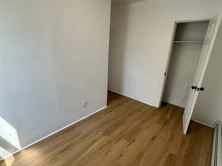 14 Crown St #2W — Photo 11