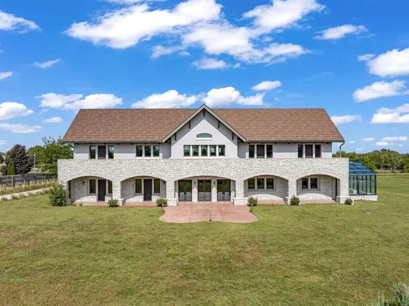 7217 NW 107th St, Johnston, IA 50131