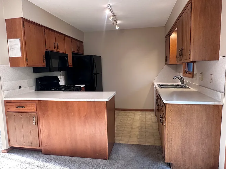 8833 Queen Ave S — Photo 3