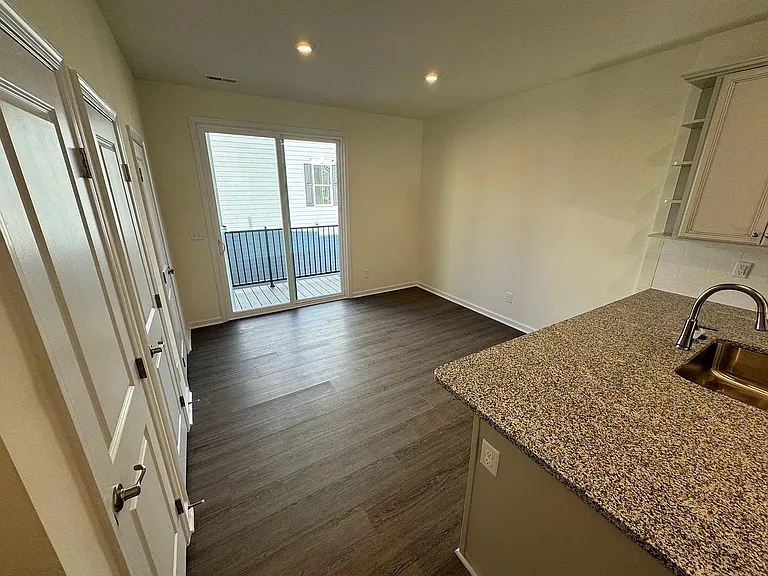 6326 Cleburne Ct — Photo 5