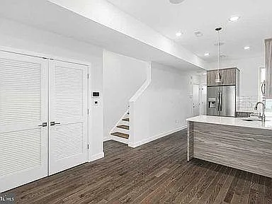 2 bed, $1,650 — Photo 4