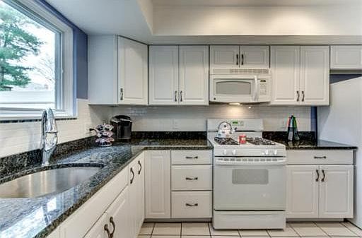 2nd image of 132 Greenbrook Dr #132