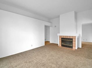 932 Charles Dr NE, Rio Rancho, NM 87144