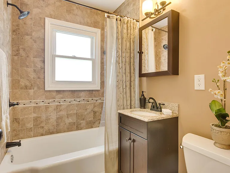 6821 Radcliffe Dr — Photo 13