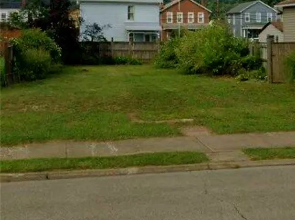 522 7th Ave, New Brighton, PA 15066