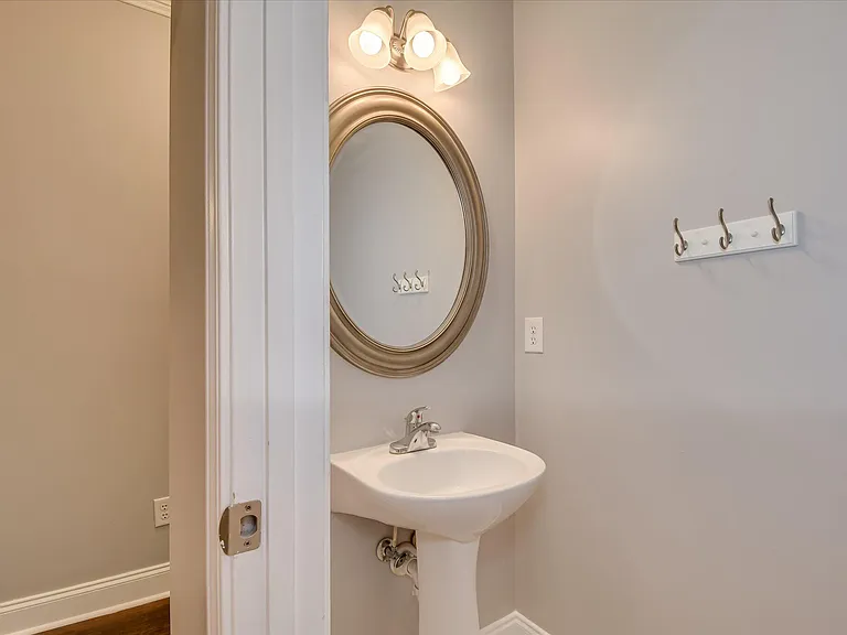 2909 Aylesbury Dr — Photo 15
