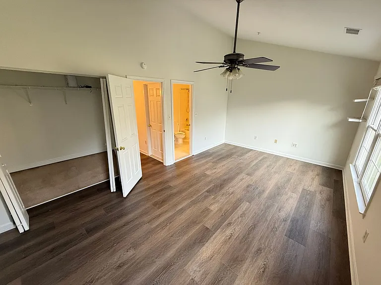 5506 Whitley Park Ter — Photo 18