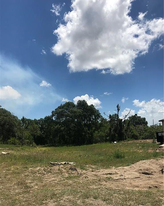2nd image of Grace Ave E
