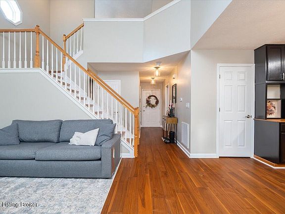 2nd image of 403 Woodland Lakes Dr