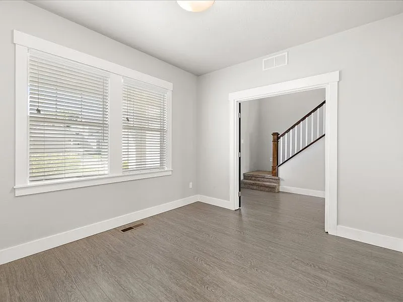 5 bed, 2.5 bath, 2603 sqft, $2,850 — Photo 4
