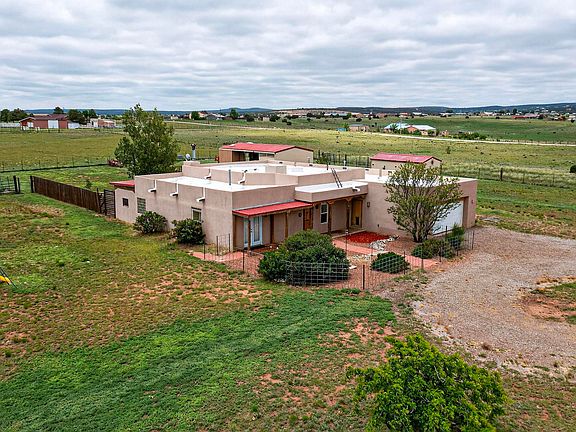 2nd image of 8 Tierra De Manana Ct