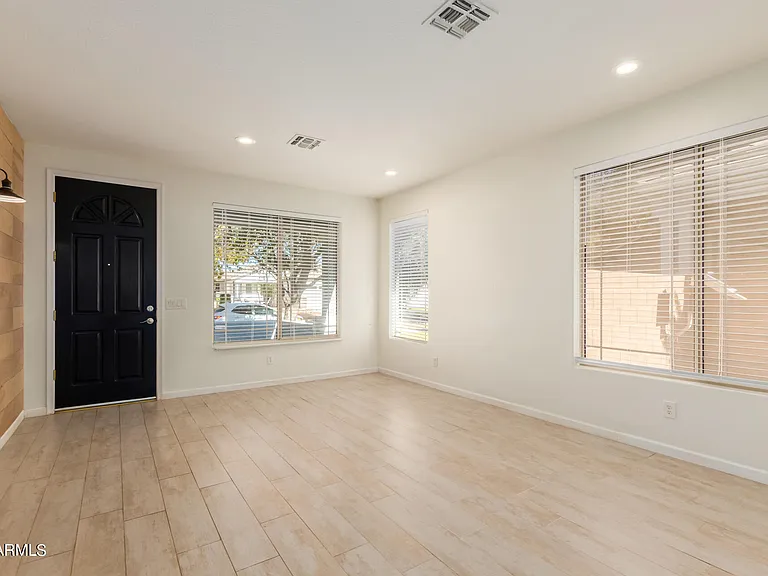 3441 E Bruce Ave — Photo 8