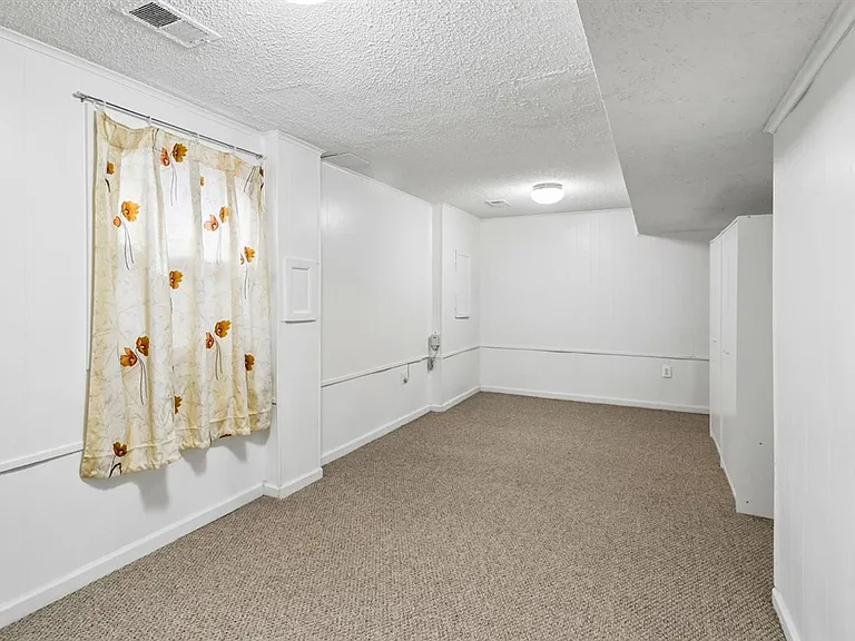 4 Kirkfield Ct — Photo 18