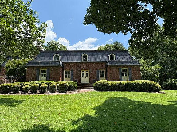 2nd image of 258 Old Humboldt Rd