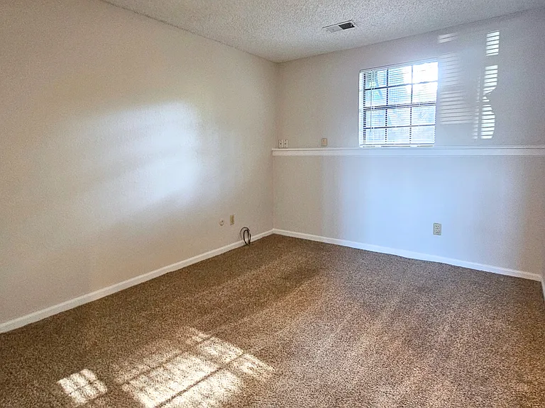 10904 McKinley Dr — Photo 14