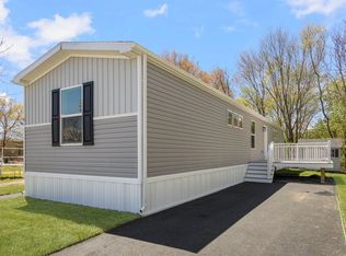 460 Collins St #6, Attleboro, MA 02703