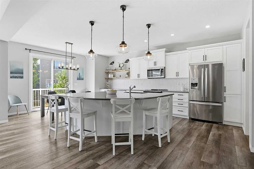 Spacious 3,000+ Sq. Ft. Yorkville Home | Up to 4 Bedrooms | Double Garage (IP60) — Photo 2