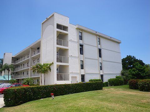 Ground floor corner unit