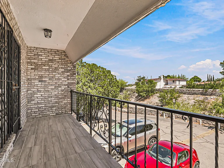 6700 Escondido Dr #G9 — Photo 32