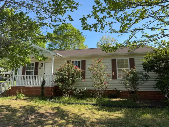 830 Oxford Ln, Burlington, NC 27215