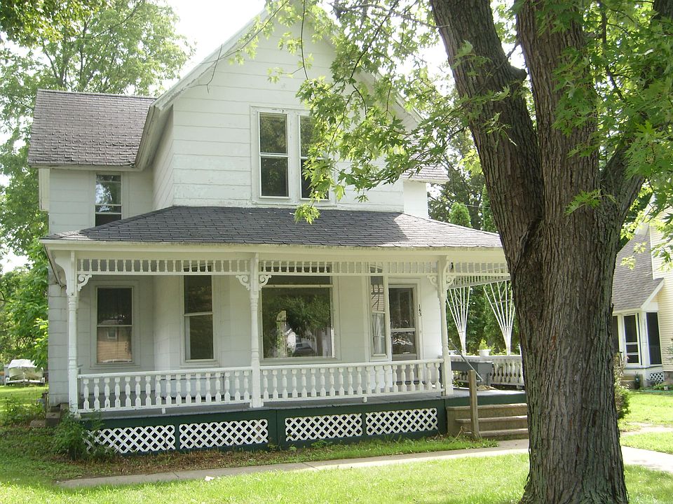 1st image of 143 Oak St #1
