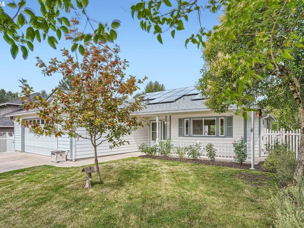727 E 15th Cir, La Center, WA 98629
