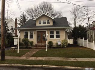 1381 Exeter St, North Baldwin, NY 11510