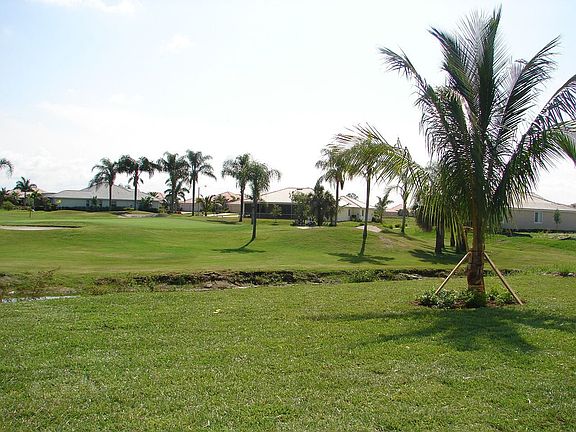 Royal Tee Golf Course