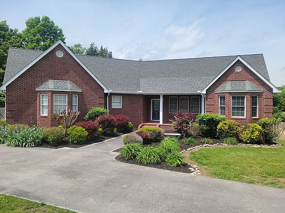 2nd image of 640 Pond Hill Rd