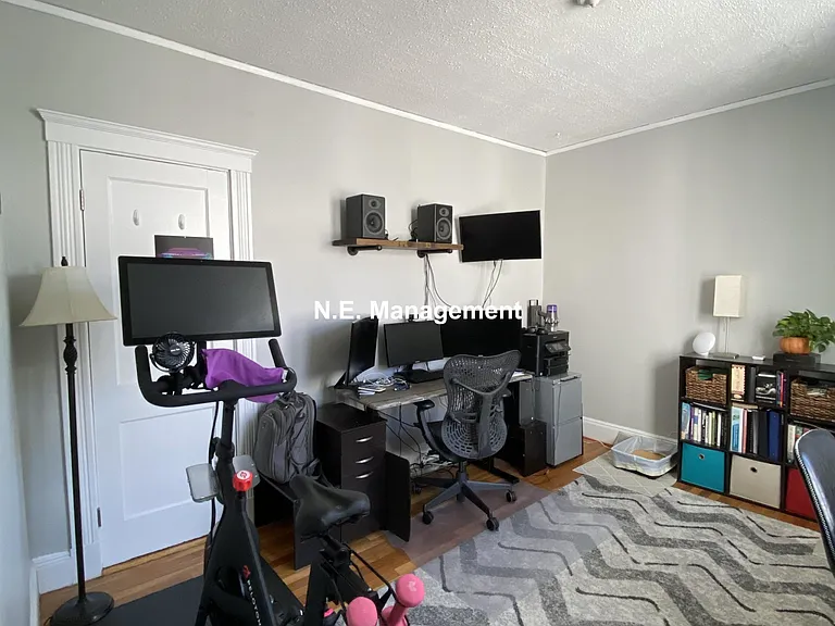 339 S Huntington Ave #10 — Photo 14