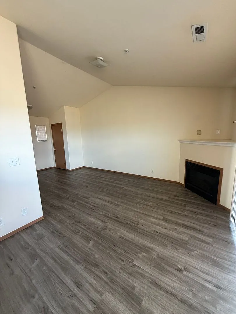 6405 Chapel Hill Blvd — Photo 1