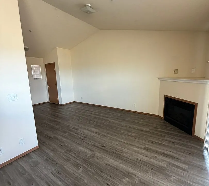6405 Chapel Hill Blvd #J