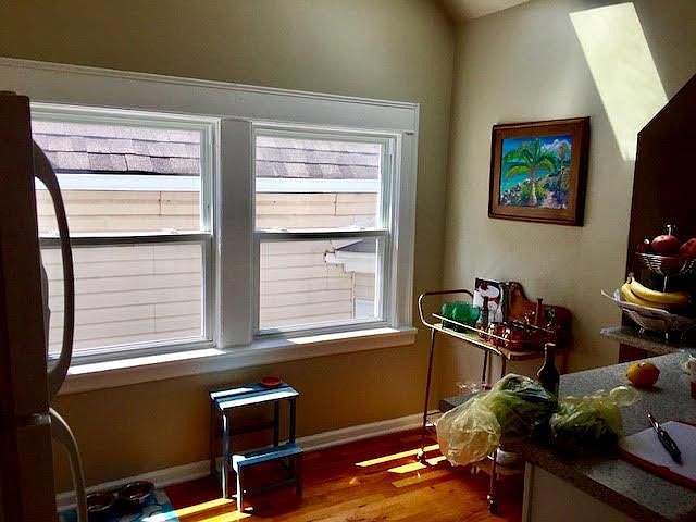 2nd image of 1921 W Addison St #3