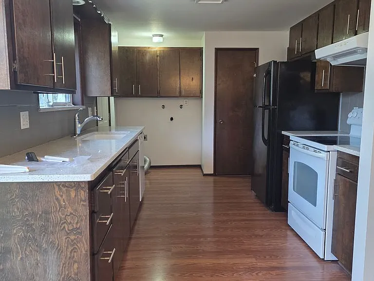 475 SW McFadden Ave — Photo 6