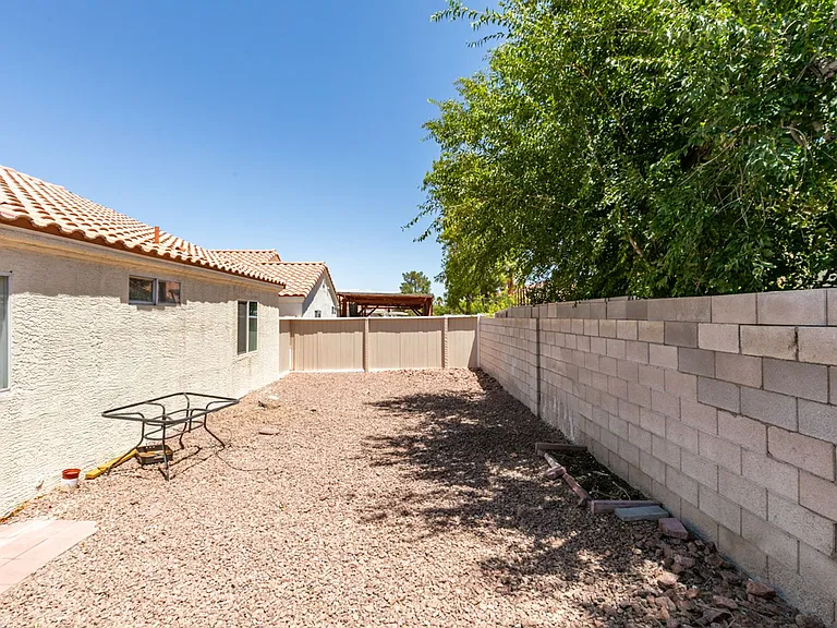9660 Crystal Ridge Rd — Photo 38