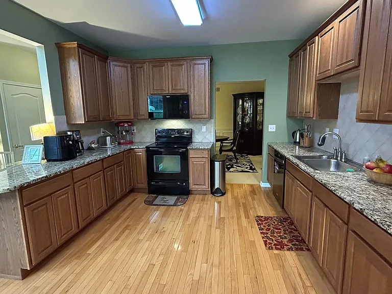 19 Wharton Dr — Photo 13