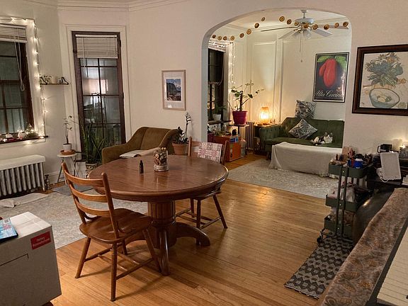2nd image of 4715 N Winchester Ave APT 1B