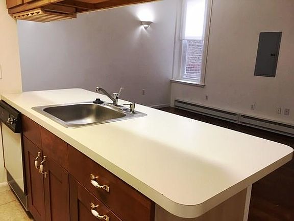 3rd image of 1115 Spruce St #2A