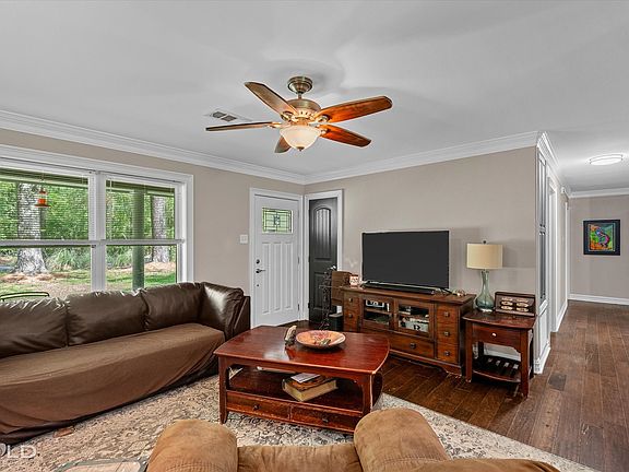 5th image of 186 Hughes Rd
