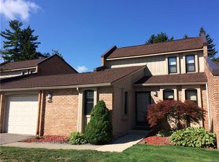 3076 Moon Lake Dr #116, West Bloomfield, MI 48323