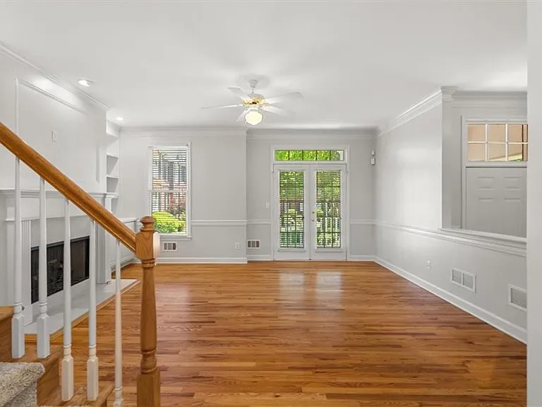 4372 Paces Point Cir SE — Photo 9