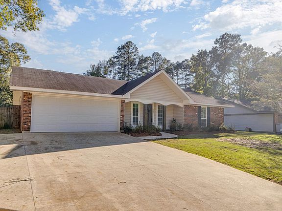 2nd image of 111 Honeysuckle Dr