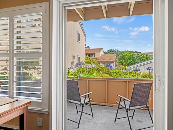 300 Glenwood Cir APT 166, Monterey, CA 93940