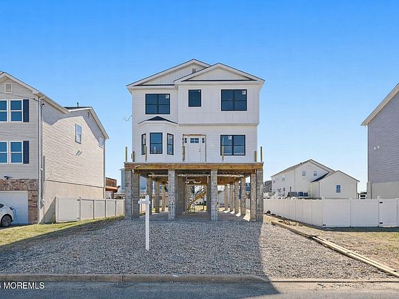 2nd image of 214 Raritan Street