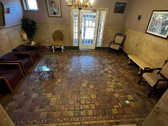 3rd image of 125 Lincoln Ave APT A3